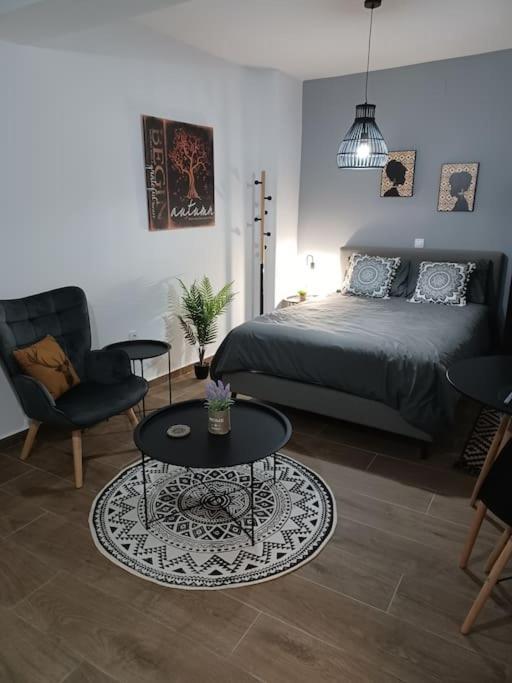 Petite Suite With Backyard. Mytilene ภายนอก รูปภาพ