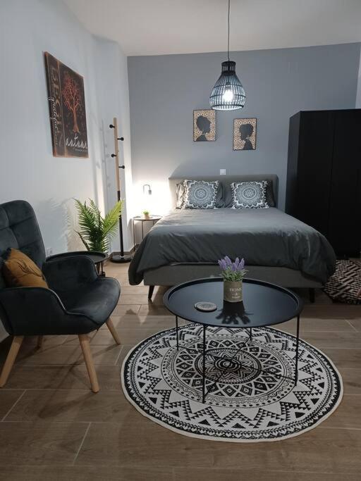 Petite Suite With Backyard. Mytilene ภายนอก รูปภาพ