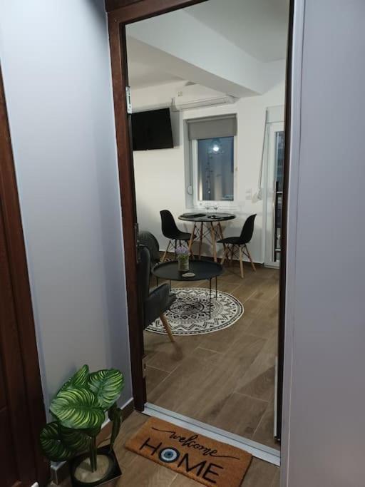 Petite Suite With Backyard. Mytilene ภายนอก รูปภาพ