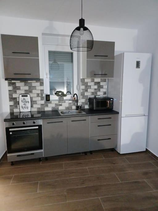 Petite Suite With Backyard. Mytilene ภายนอก รูปภาพ